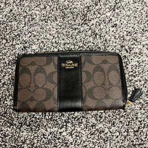 Coach wallet